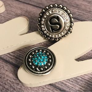 Ginger Snaps Ring-Comes with 1 ring & 2 snap charms-NEW